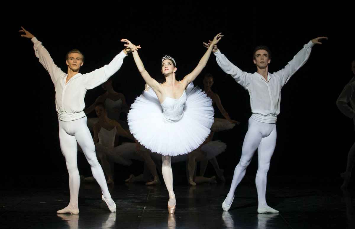 Holly Dorger Ballet Etudes